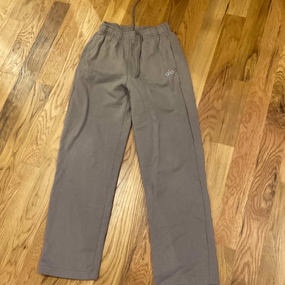 Alo sweatpants
